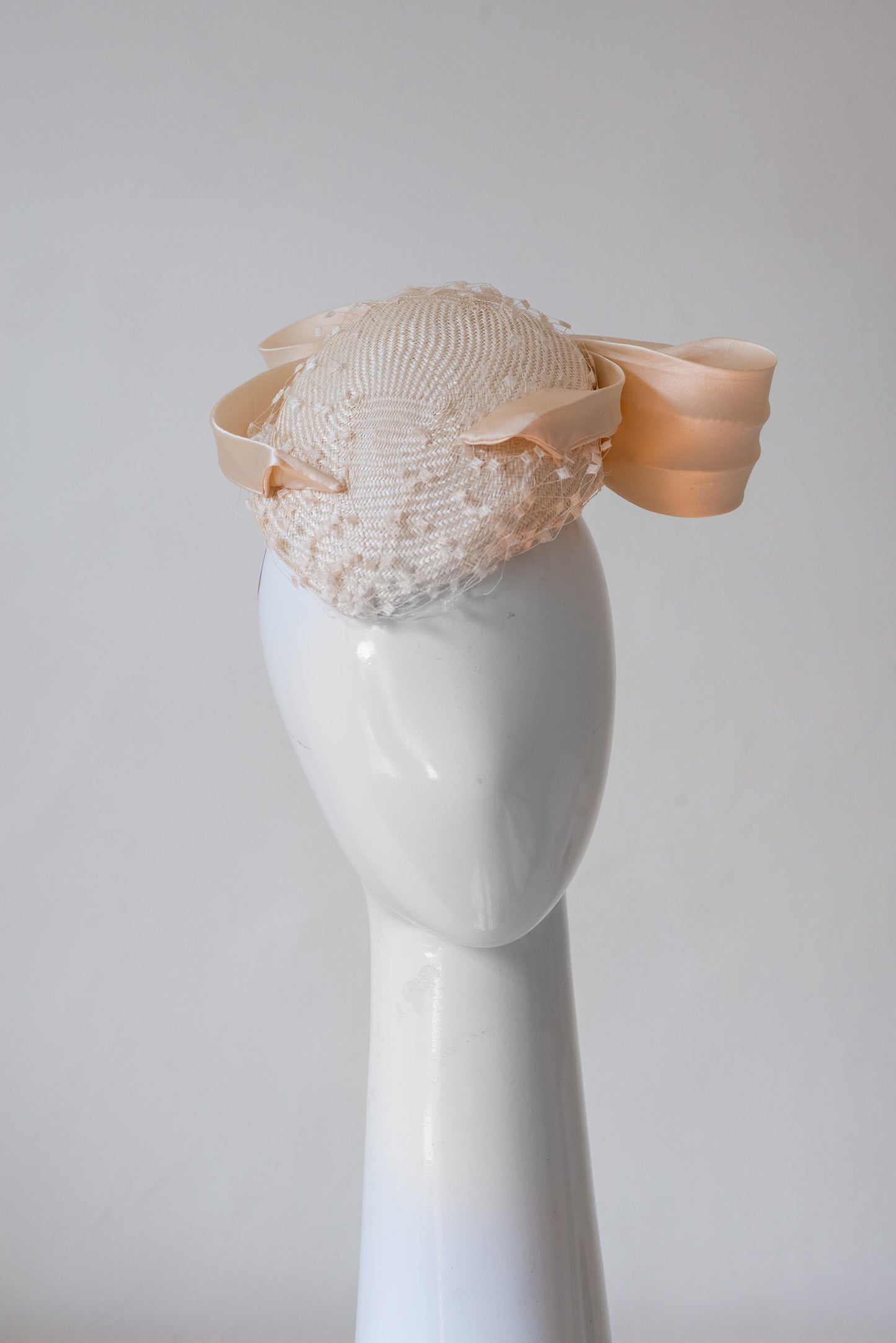 Side Beret with Silk Bow in Cream Platter