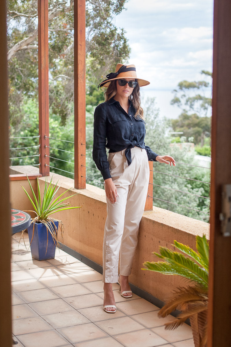 Sun hat with store ties