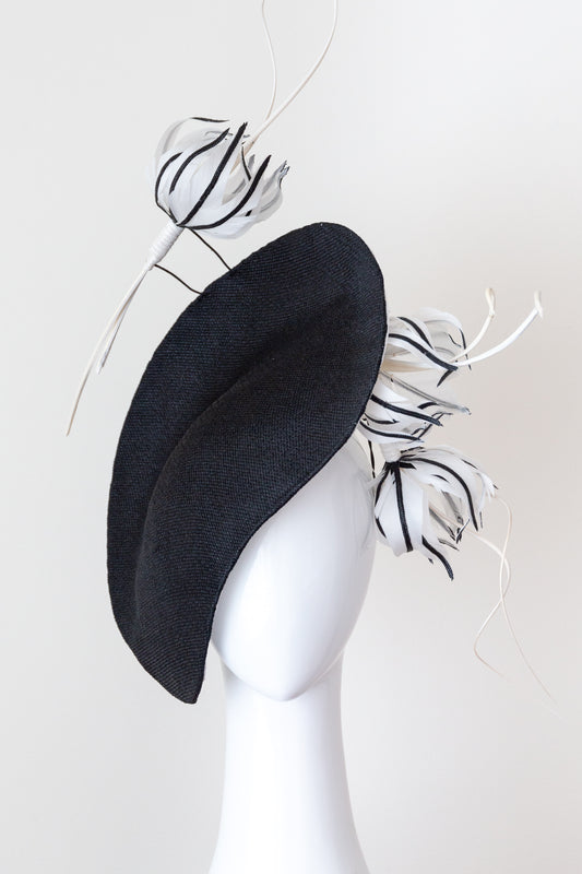 MAGPIE LARK-Black and white platter hat with feather trim