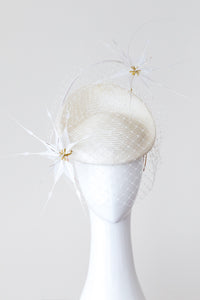 ELLA-   Ivory small platter with white feather flowers and veiling