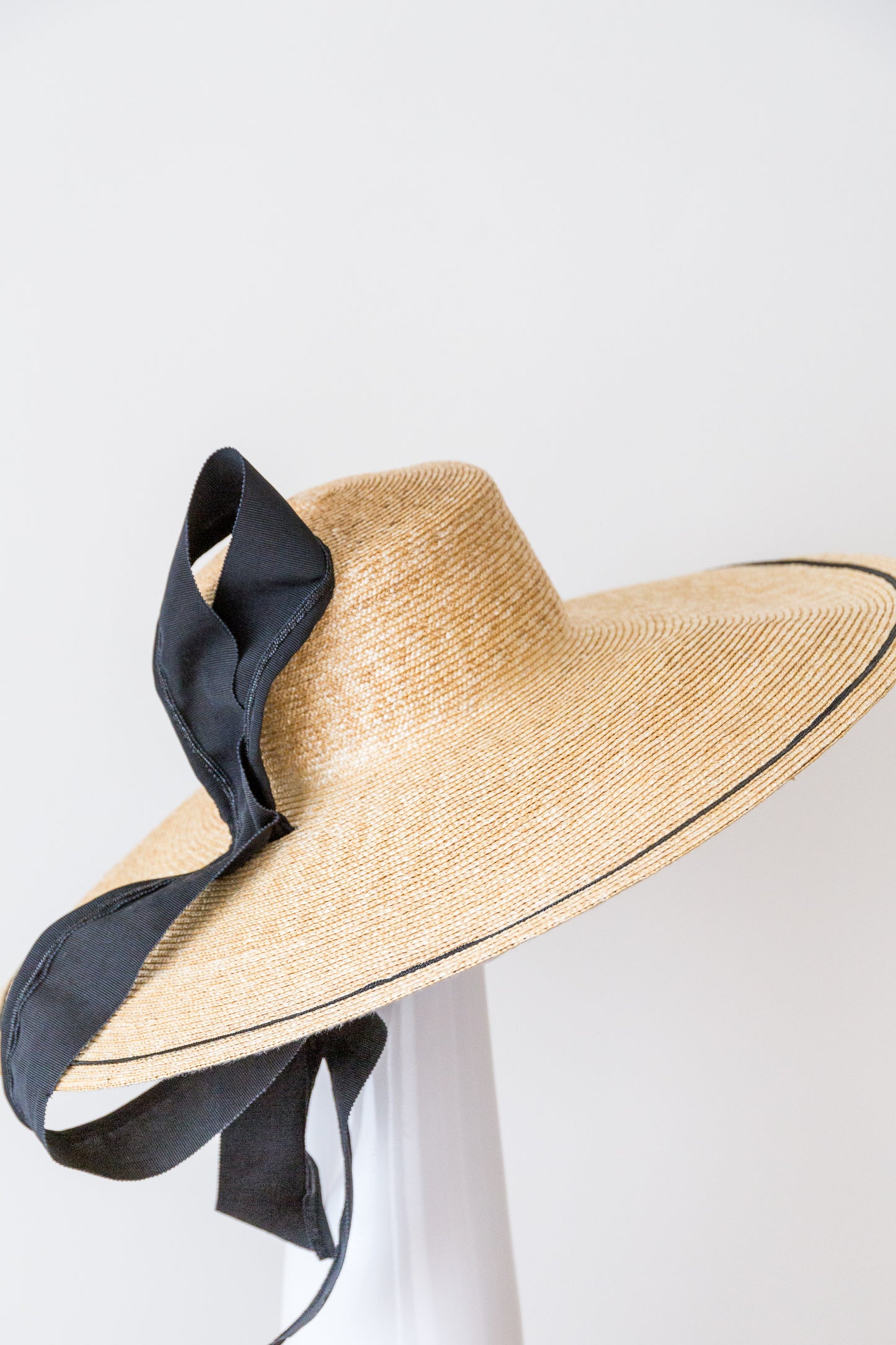 LUNA- Large fine straw braid hat with large black bow