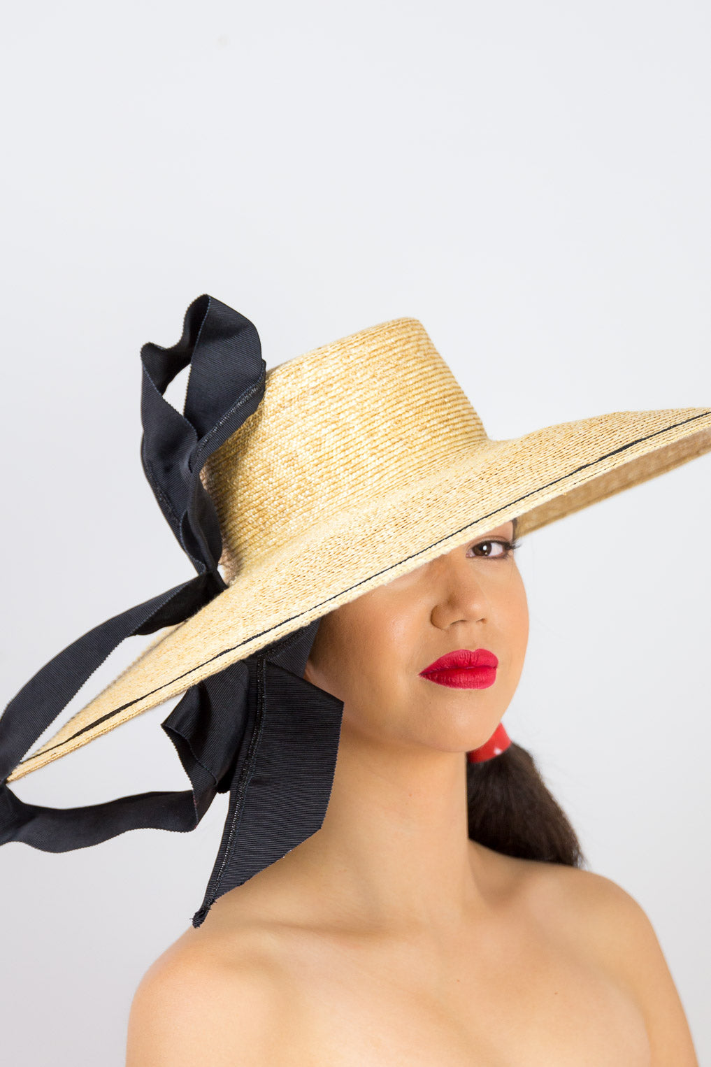 LUNA- Large fine straw braid hat with large black bow