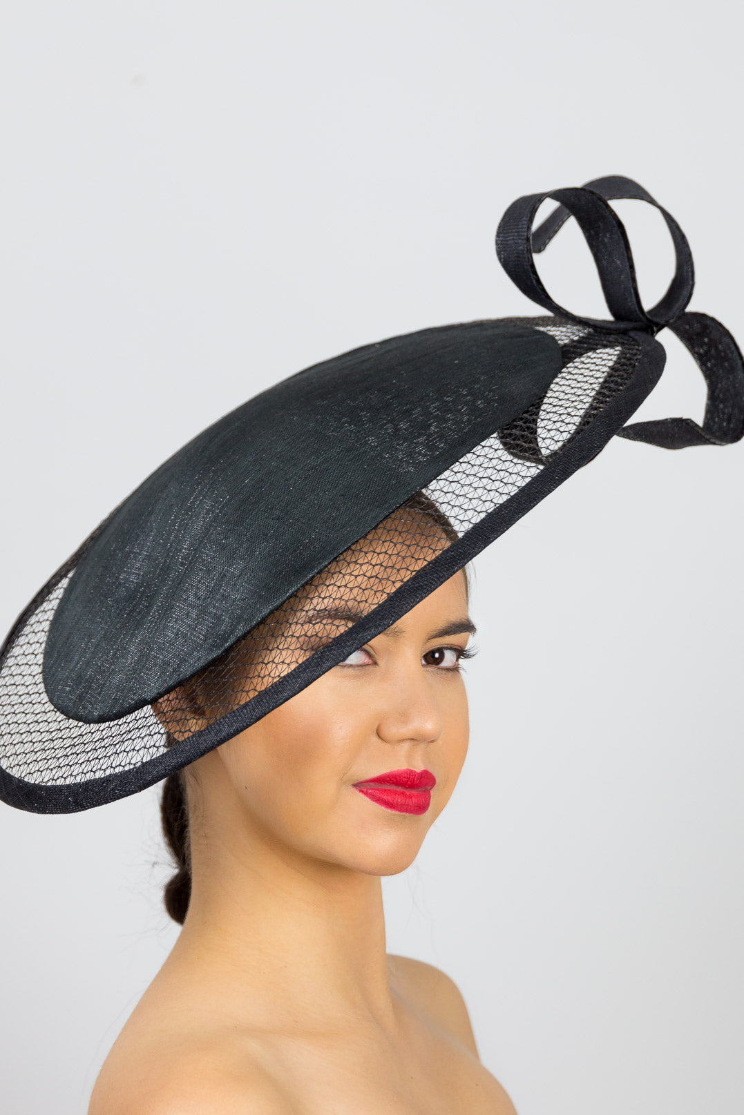 RUBY- black platter hat with structured veil and bow