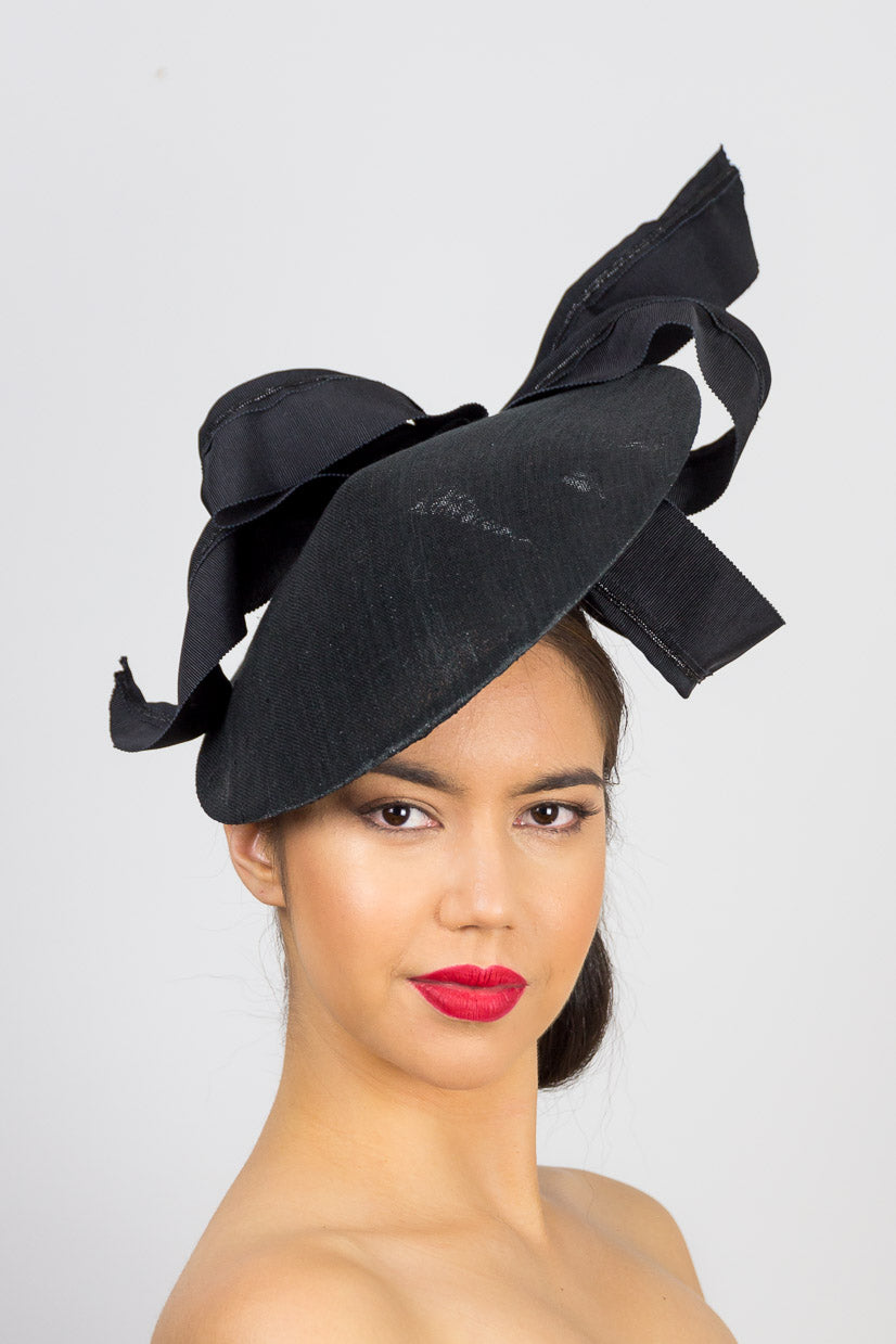 SCARLETT-Modern black coolie platter with bow