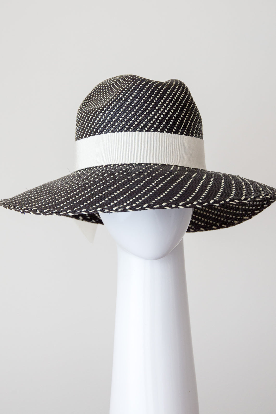 Black and Cream Swirl Sun Hat