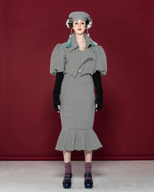 Black and White Soft Braid Beret by Felicity Northeast Millinery.pic; Micky in the Van